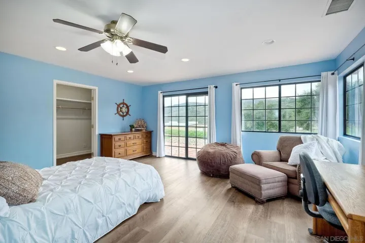 10151 Via Marmol, Escondido, California 92026