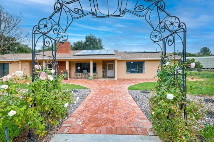 10151 Via Marmol, Escondido, California 92026