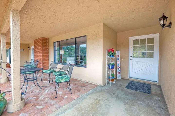 10151 Via Marmol, Escondido, California 92026
