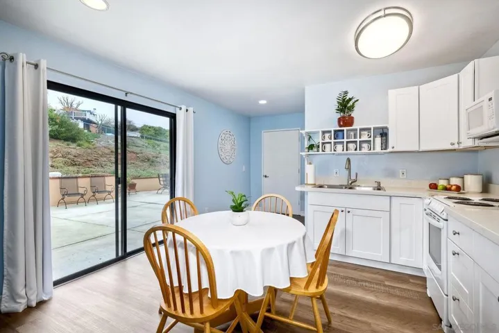 10151 Via Marmol, Escondido, California 92026