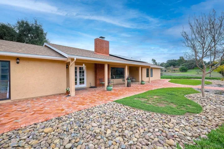 10151 Via Marmol, Escondido, California 92026