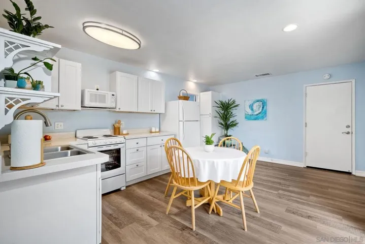 10151 Via Marmol, Escondido, California 92026