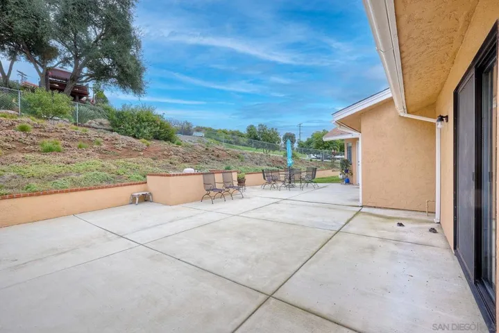 10151 Via Marmol, Escondido, California 92026