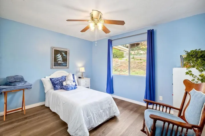 10151 Via Marmol, Escondido, California 92026