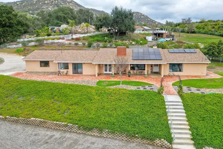 10151 Via Marmol, Escondido, California 92026
