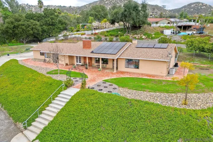 10151 Via Marmol, Escondido, California 92026