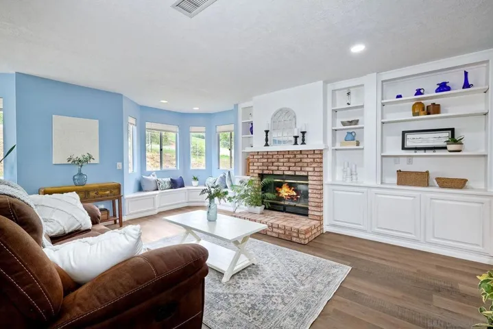 10151 Via Marmol, Escondido, California 92026