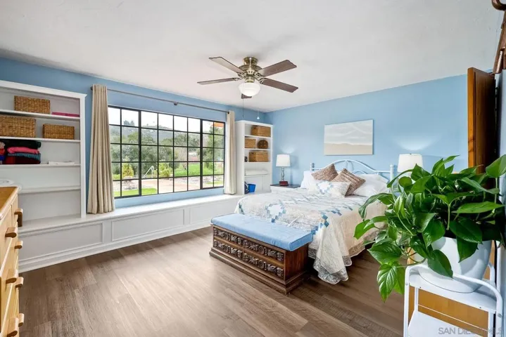 10151 Via Marmol, Escondido, California 92026