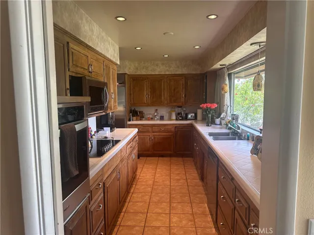 17376 Filbert St, Fontana, California 92335