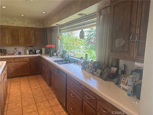 17376 Filbert St, Fontana, California 92335