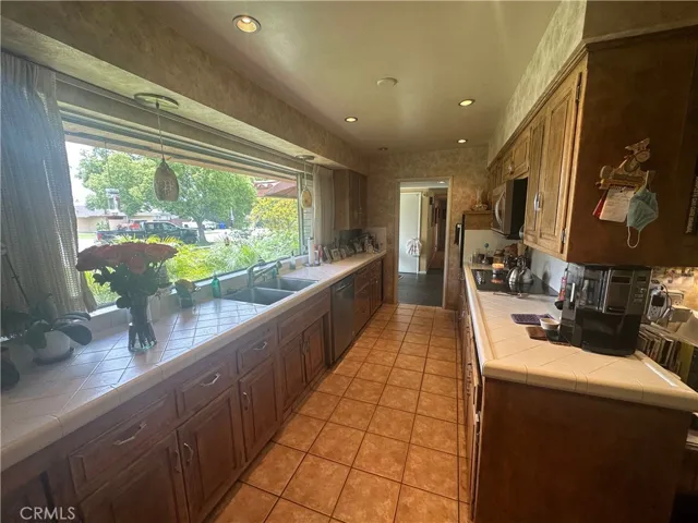 17376 Filbert St, Fontana, California 92335