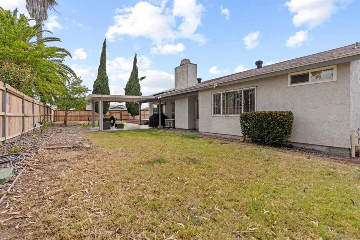8590 Lake Bluffs Cir, Spring Valley, California 91977
