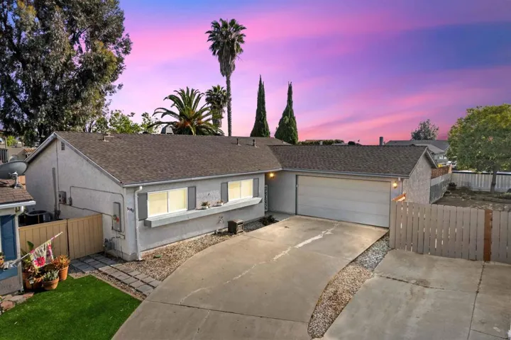 8590 Lake Bluffs Cir, Spring Valley, California 91977