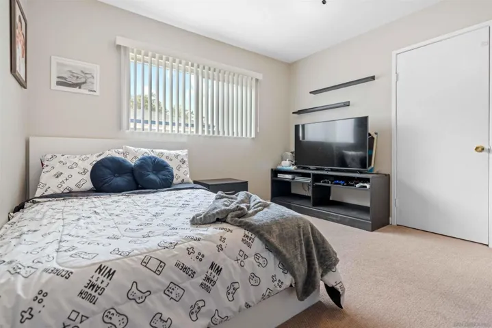 8590 Lake Bluffs Cir, Spring Valley, California 91977