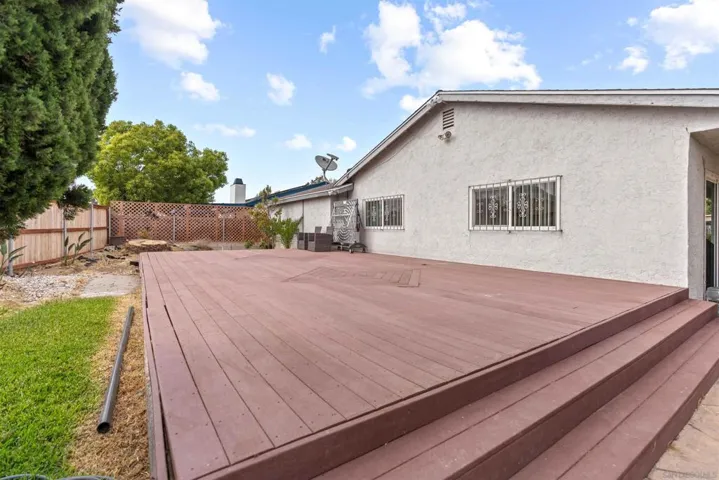 8590 Lake Bluffs Cir, Spring Valley, California 91977