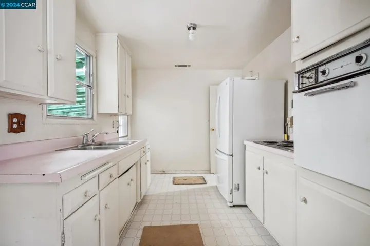 2892 Ruff Ave, Pinole, California 94564
