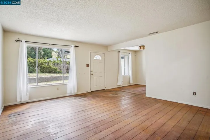2892 Ruff Ave, Pinole, California 94564
