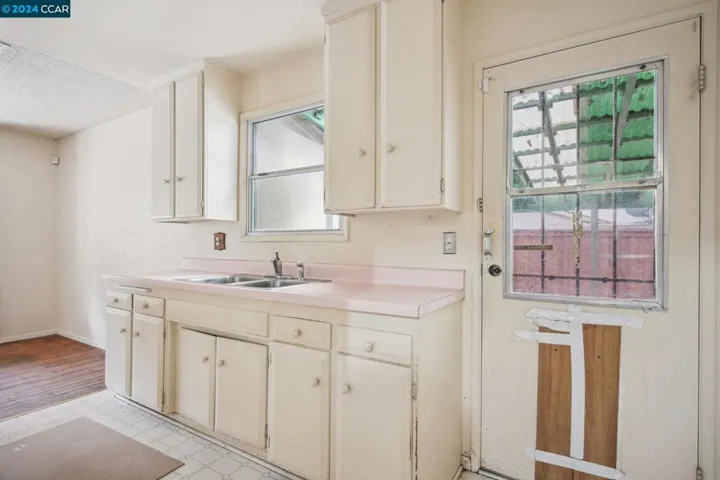 2892 Ruff Ave, Pinole, California 94564