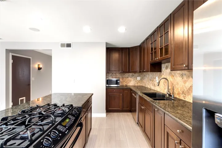 Kitchen Reverse