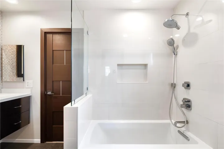 Bathroom with Tub