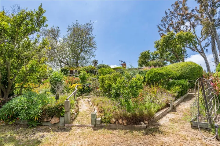 10 Stallion Road, Rancho Palos Verdes, California 90275