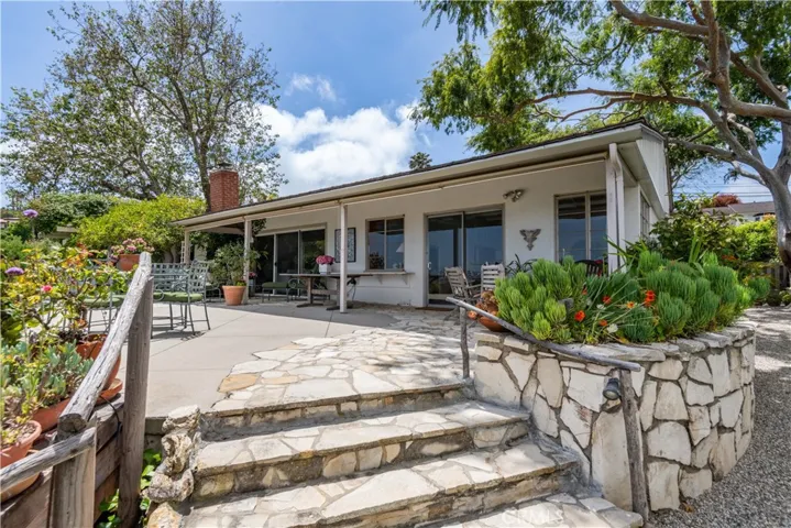 10 Stallion Road, Rancho Palos Verdes, California 90275
