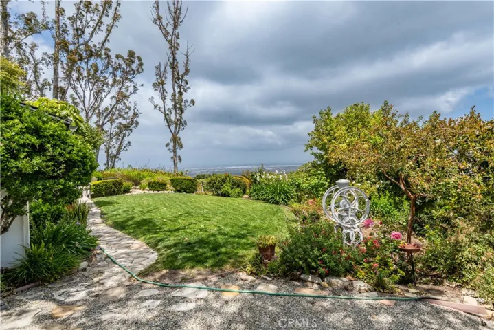 10 Stallion Road, Rancho Palos Verdes, California 90275