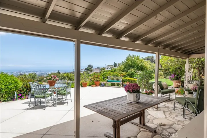 10 Stallion Road, Rancho Palos Verdes, California 90275