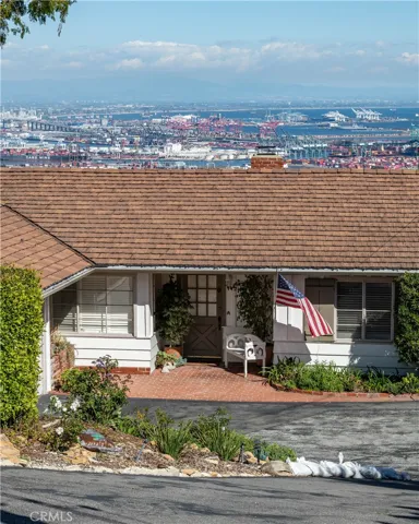 10 Stallion Road, Rancho Palos Verdes, California 90275