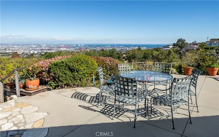 10 Stallion Road, Rancho Palos Verdes, California 90275