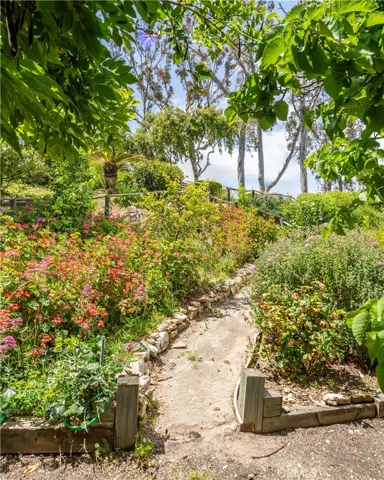 10 Stallion Road, Rancho Palos Verdes, California 90275