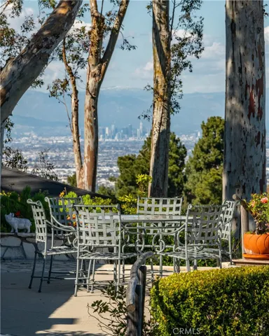 10 Stallion Road, Rancho Palos Verdes, California 90275