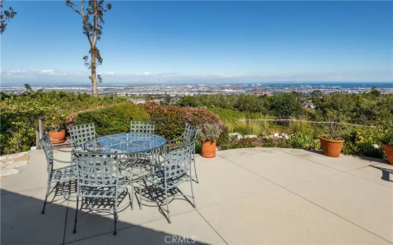 10 Stallion Road, Rancho Palos Verdes, California 90275