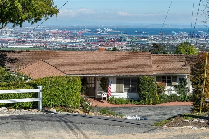 10 Stallion Road, Rancho Palos Verdes, California 90275