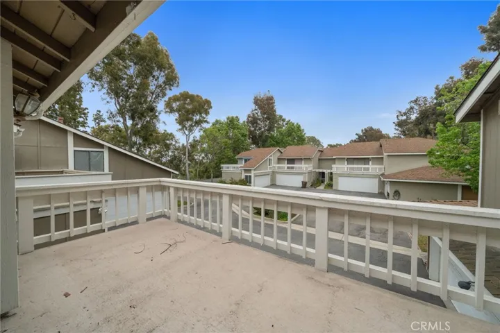 Big balcony next to the secondary bedroom