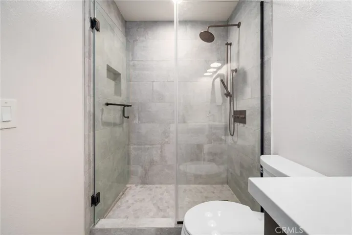 Shared bathroom on 2nd floor