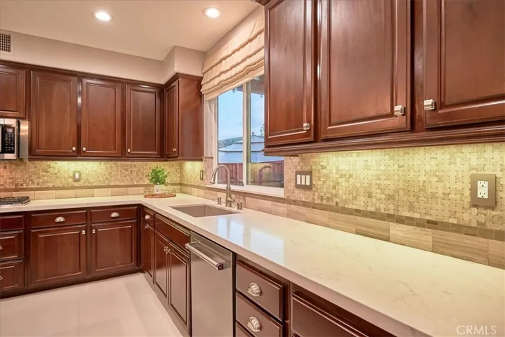 28369 S Serenity Falls Way, Menifee, California 92585
