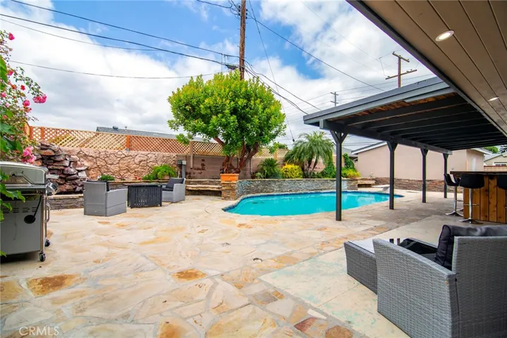 8651 Casaba Avenue, Winnetka, California 91306