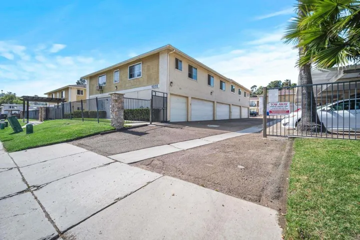 9220 Kenwood Drive J, Spring Valley, California 91977
