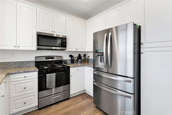 12056 Beverly Glen Street, Victorville, California 92392