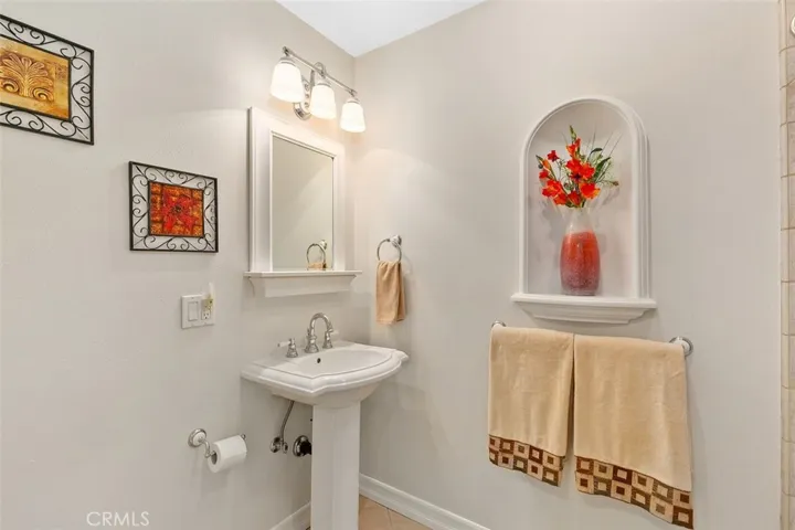 13552 Chestnut Street, Westminster, California 92683