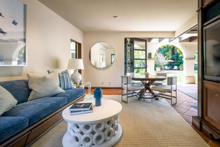6 Tevis Place, Palo Alto, California 94301