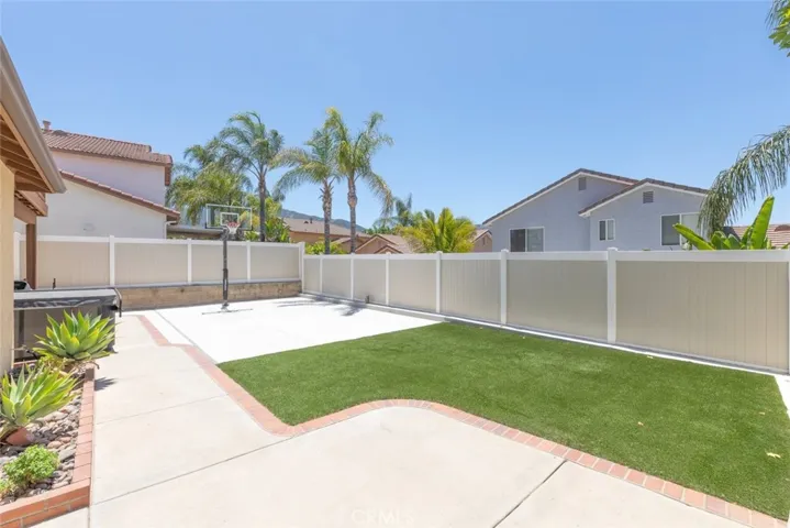 1031 Regina Way, Corona, California 92882