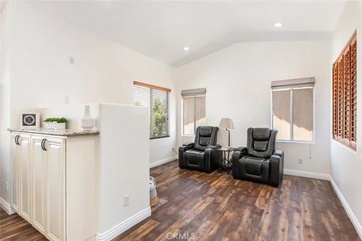 1031 Regina Way, Corona, California 92882