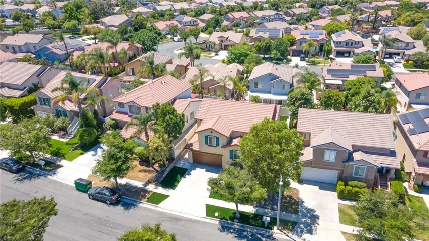 1031 Regina Way, Corona, California 92882