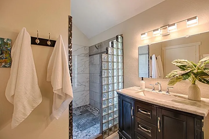 266 North Avenue, Aptos, California 95003