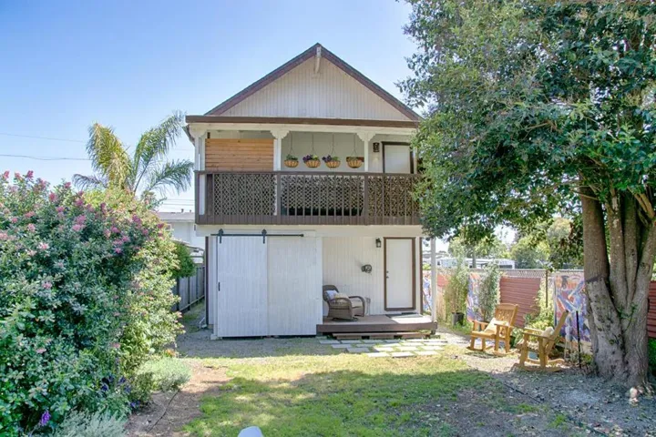 266 North Avenue, Aptos, California 95003