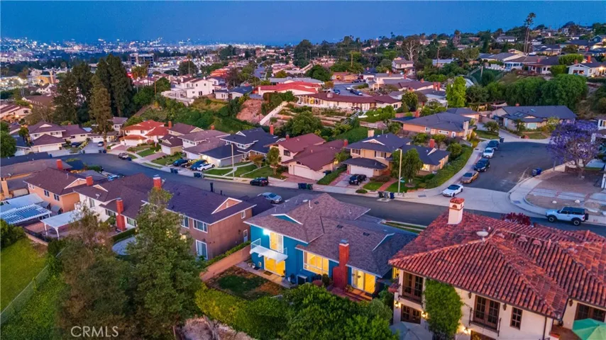 NEIGHBORHOOD VIEW 1