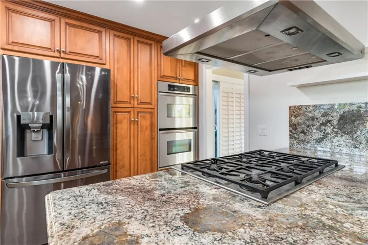GRANITE COUNTERS - GAS COOKTOP