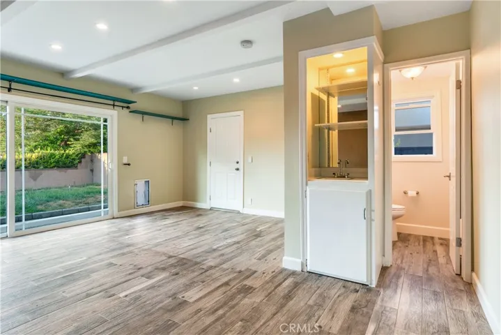 BONUS ROOM - WET BAR AREA & POWDER BATH